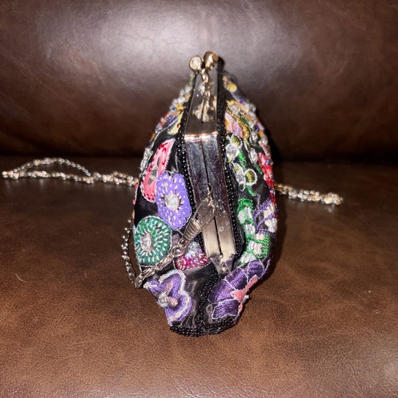 Aldo Black Floral Embroidered Clutch with Silver Chain- Vintage - Picture 9 of 11